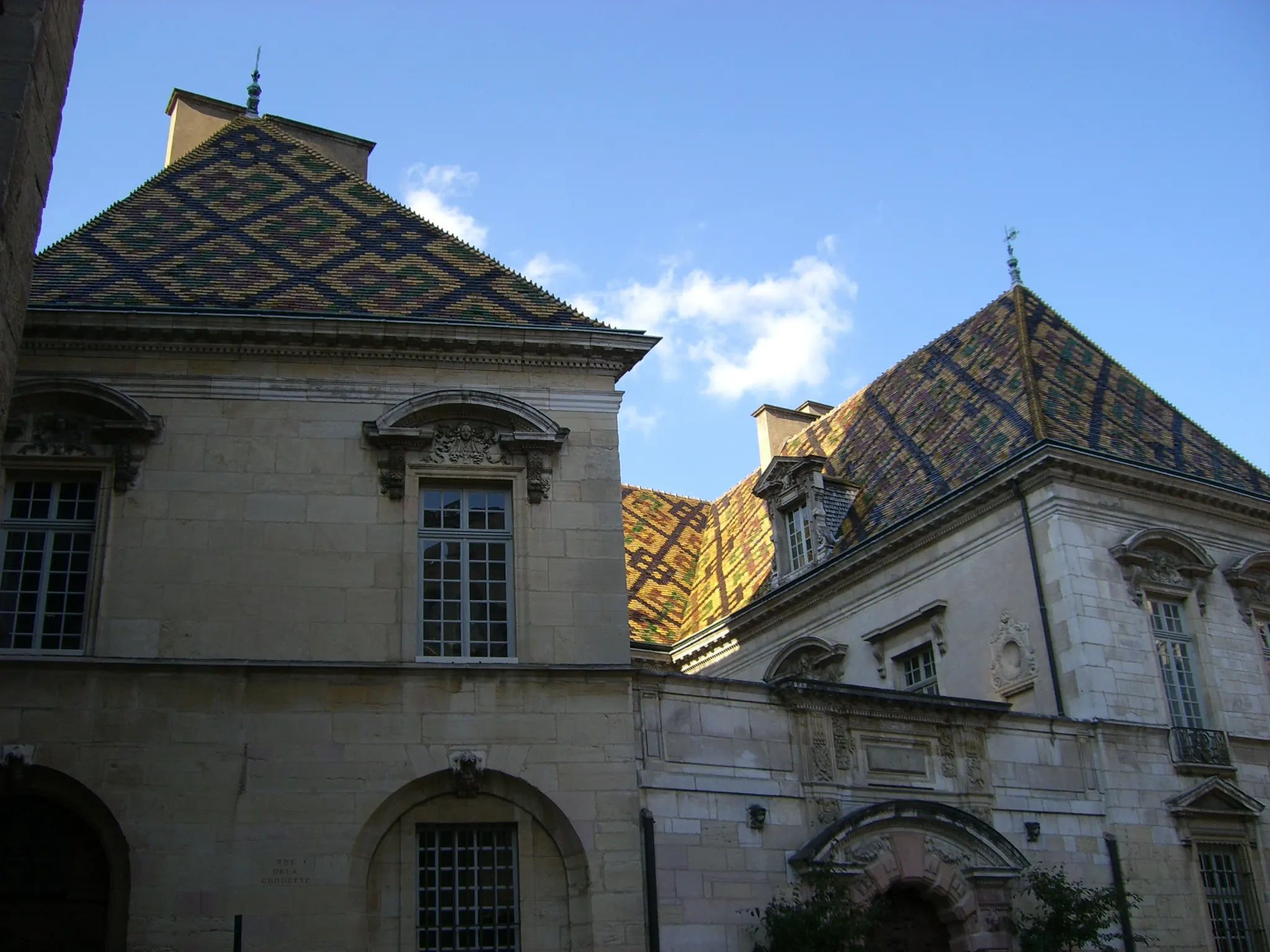 2006 Jun - Characteristic polychrome-glazed tile roof of the Burgundy region - Dijon